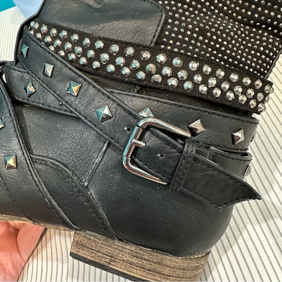 Black Ankle Boots • Size 11 - Picture 4 of 5